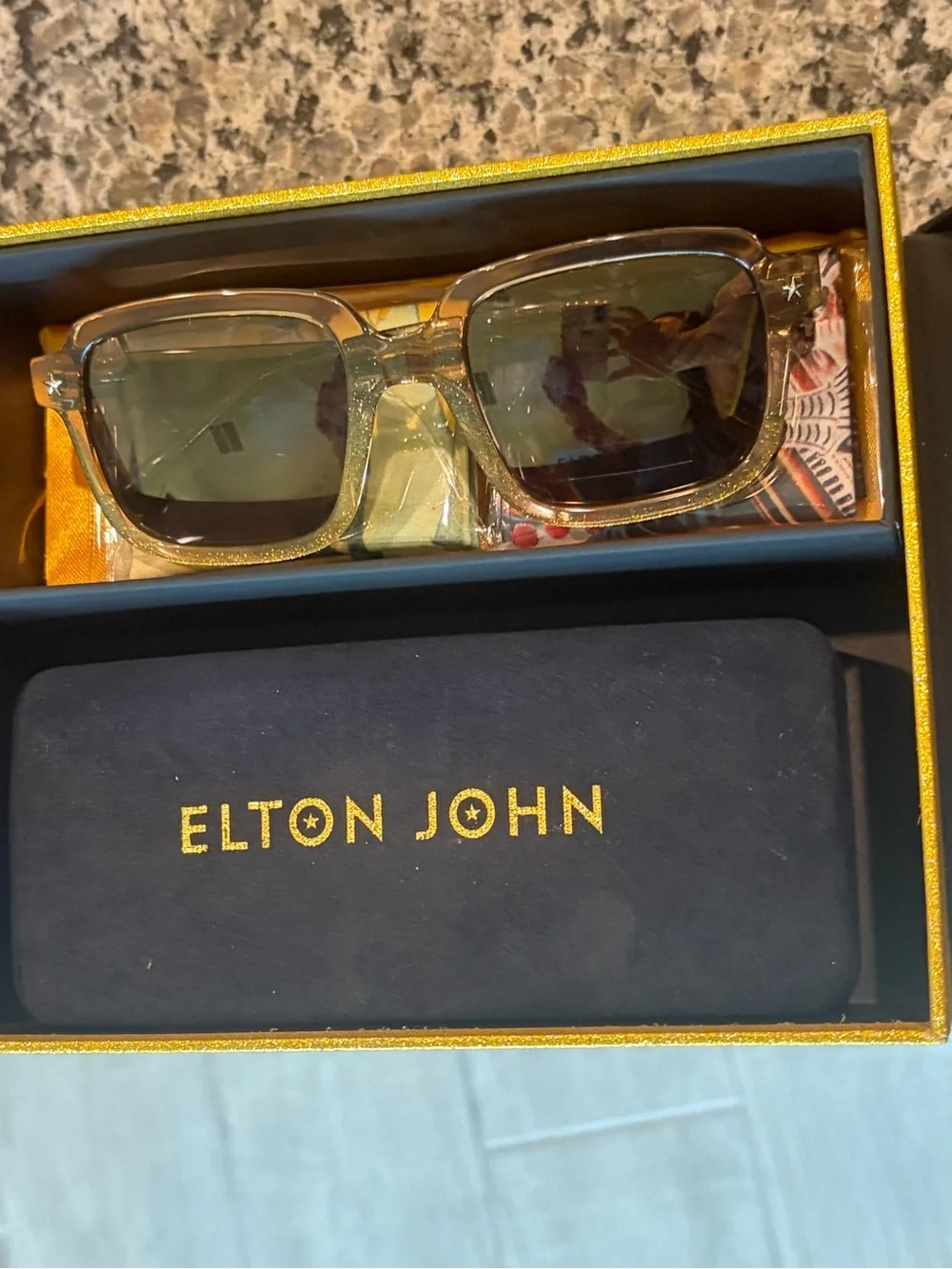 Gold Frame Women’s Sunglasses - Unknown Brand
